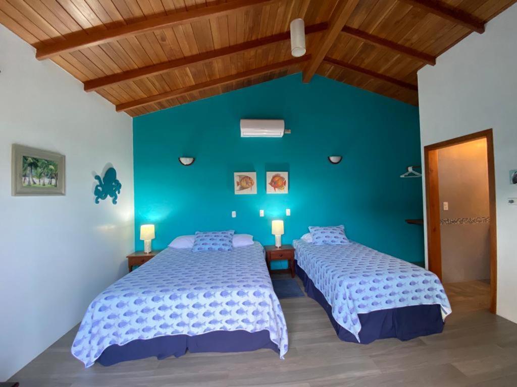 The Isabela Beach House Puerto Villamil Exterior foto
